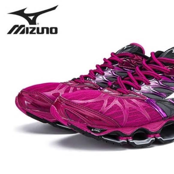 mizuno womens runners